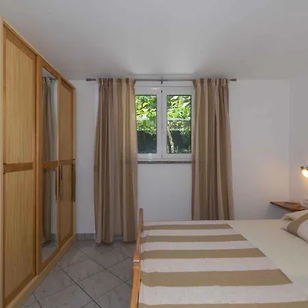 Apartment In Ravni/istrien 30383