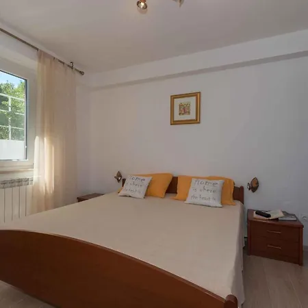 Apartment In Ravni/istrien 30383